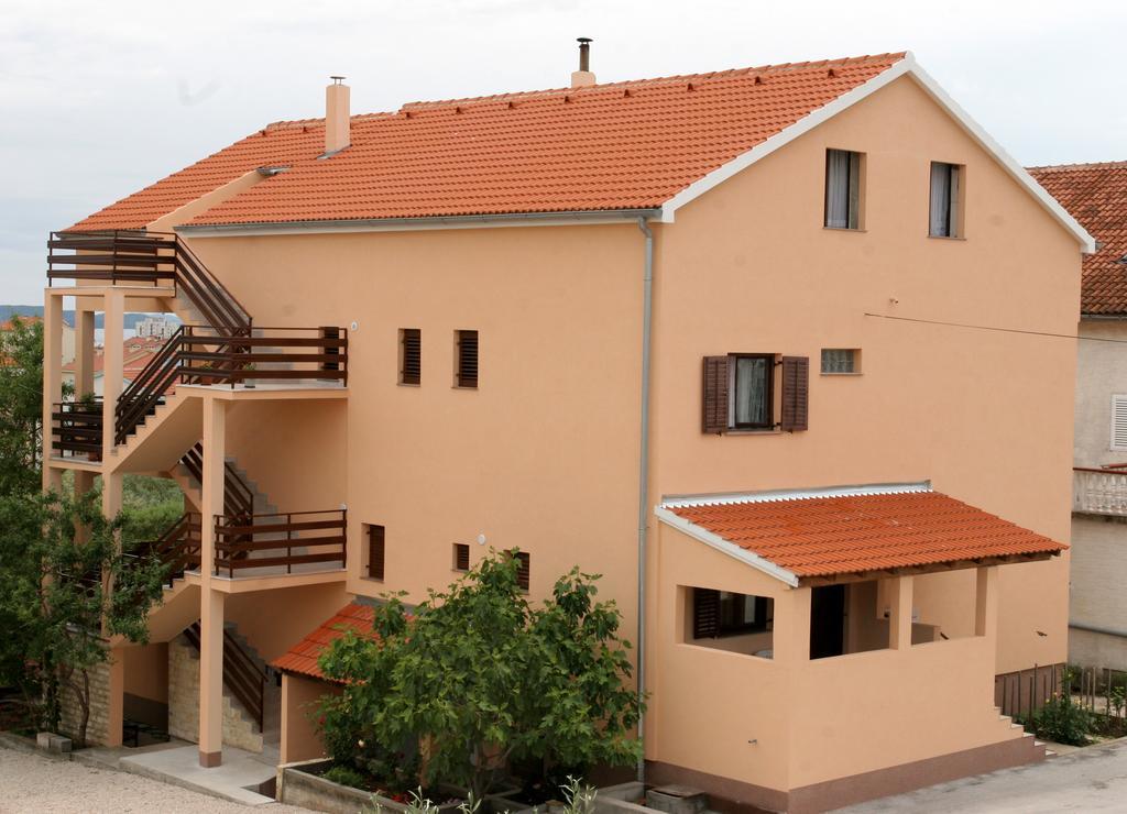 Lucija *